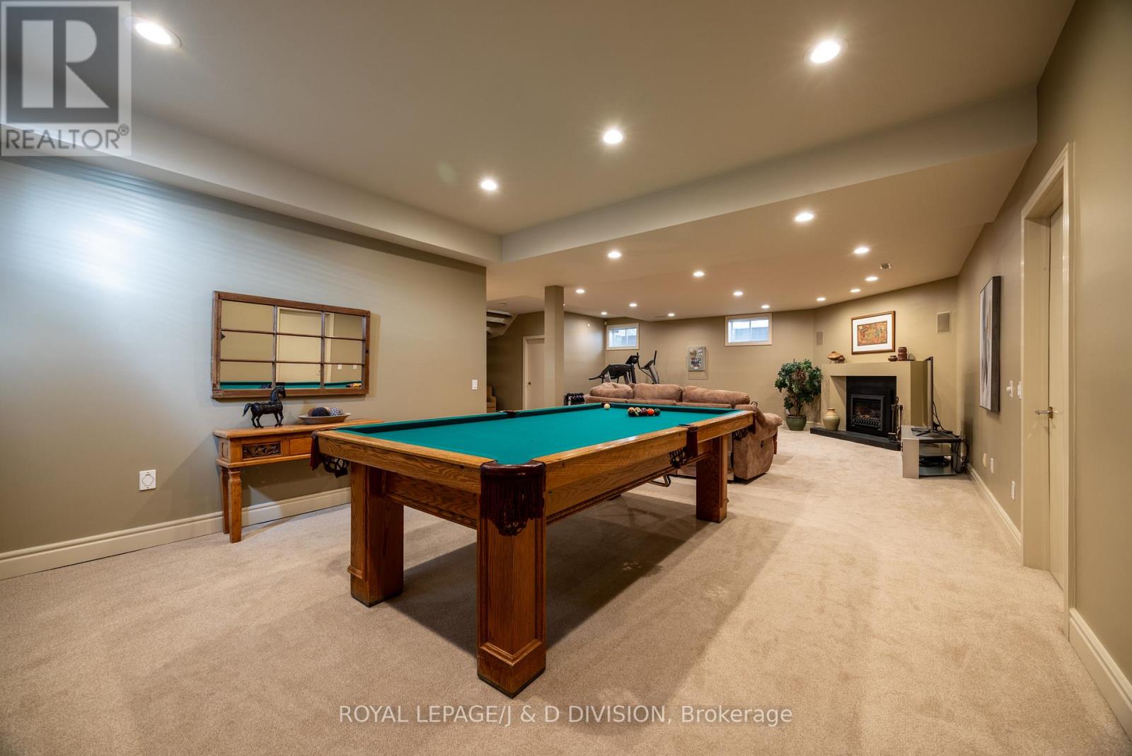 42 Munro Boulevard, Toronto, Ontario  M2P 1B9 - Photo 25 - C12125839