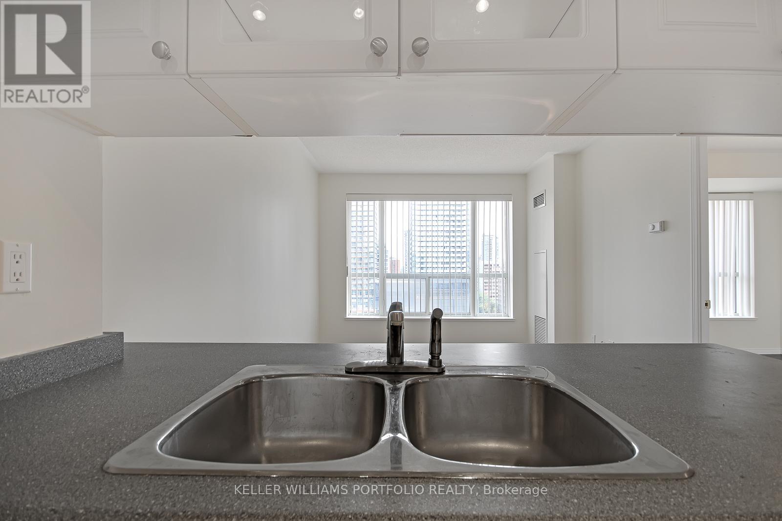 1401 - 887 Bay Street, Toronto, Ontario  M5S 3K4 - Photo 10 - C12125857