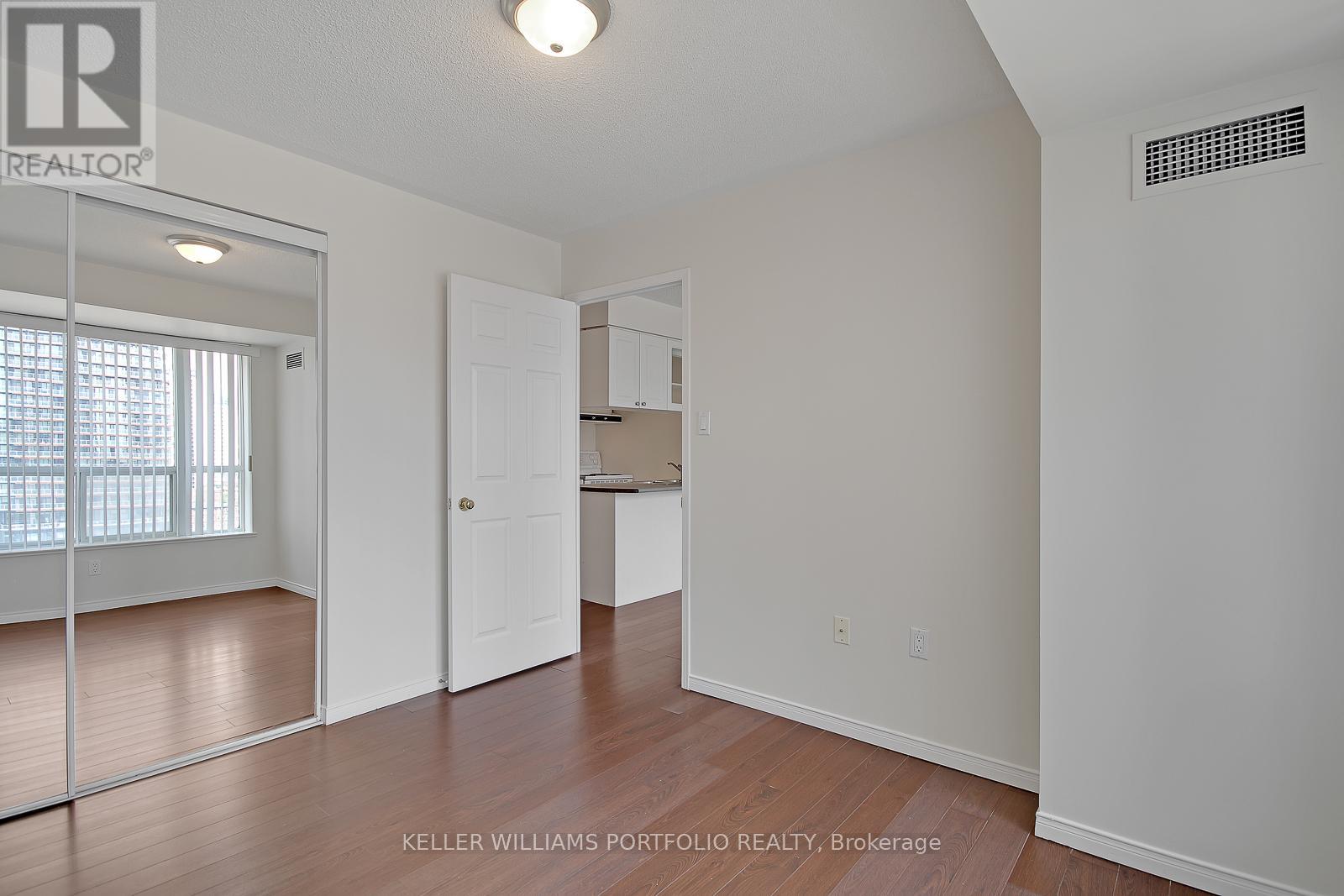1401 - 887 Bay Street, Toronto, Ontario  M5S 3K4 - Photo 16 - C12125857