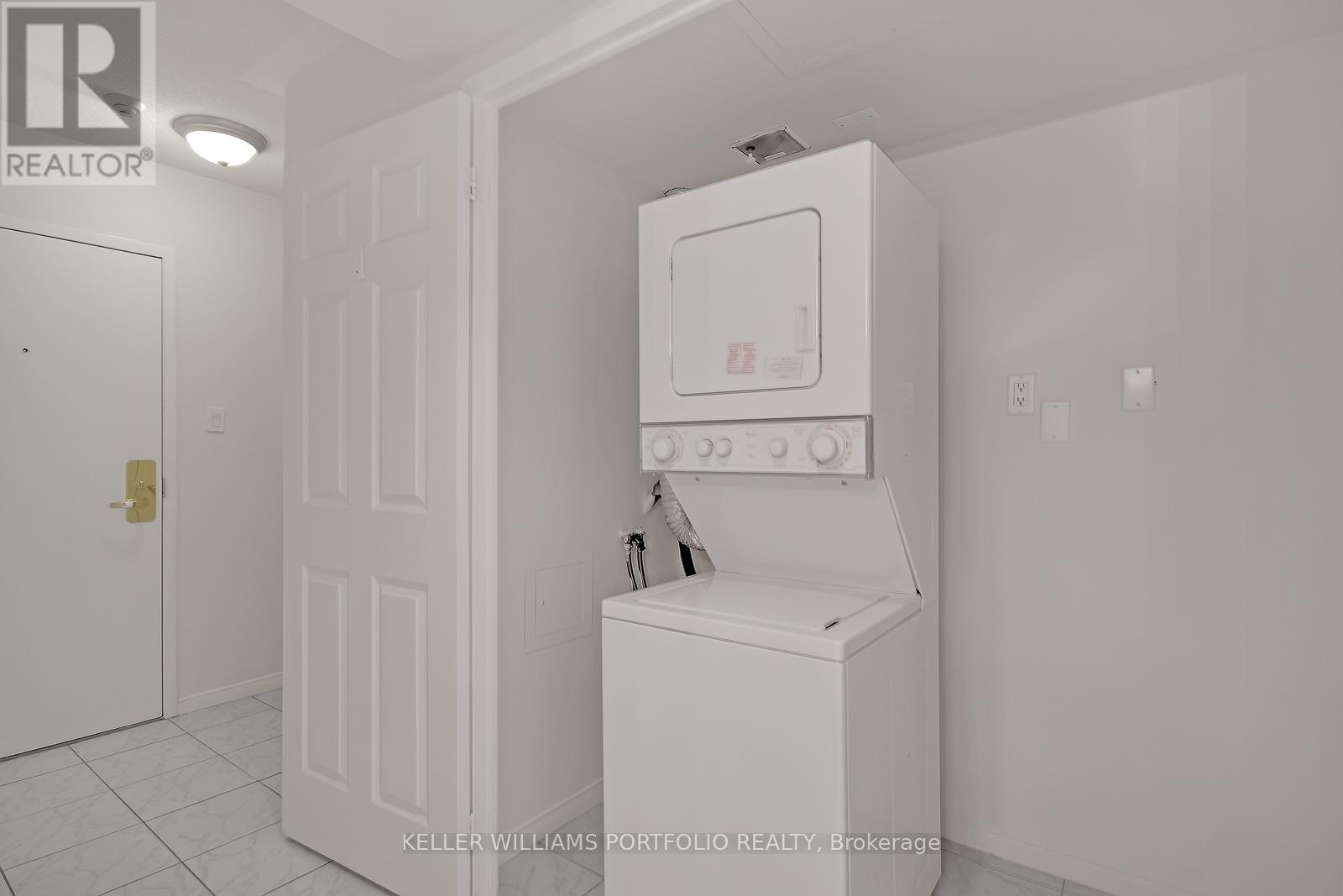 1401 - 887 Bay Street, Toronto, Ontario  M5S 3K4 - Photo 17 - C12125857
