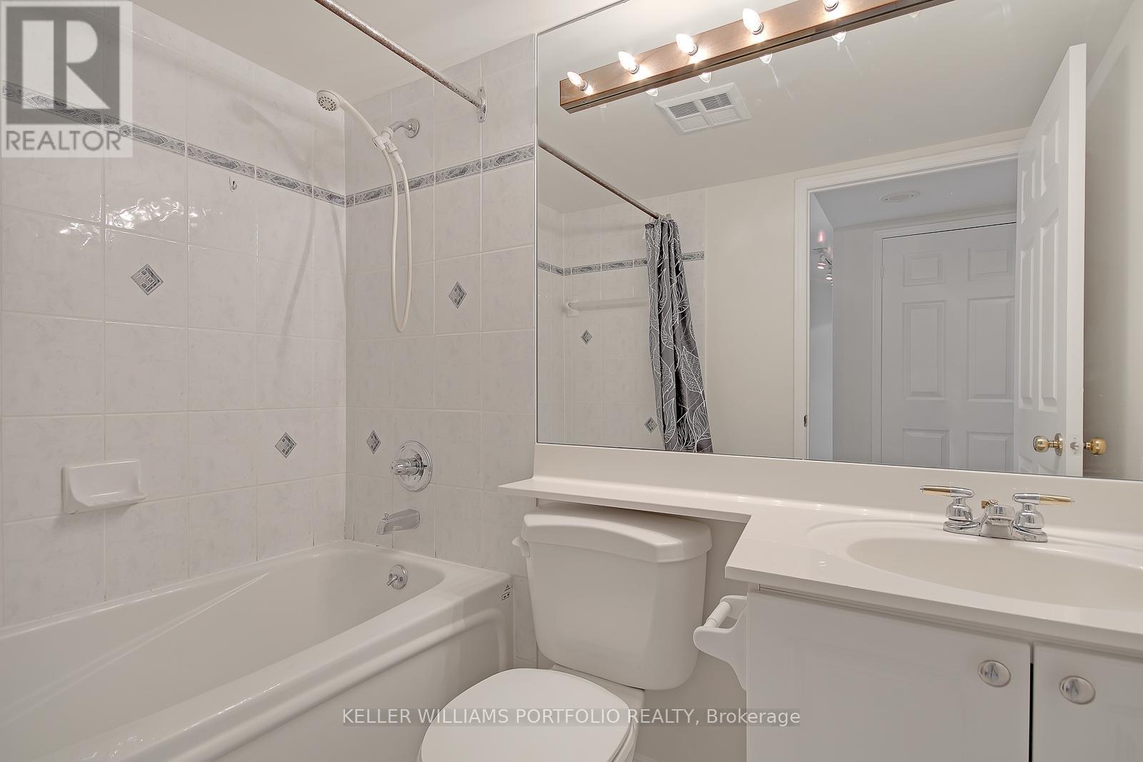 1401 - 887 Bay Street, Toronto, Ontario  M5S 3K4 - Photo 5 - C12125857