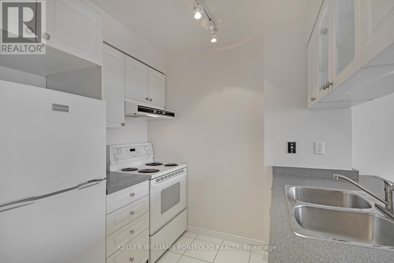 1401 - 887 Bay Street, Toronto, Ontario  M5S 3K4 - Photo 9 - C12125857