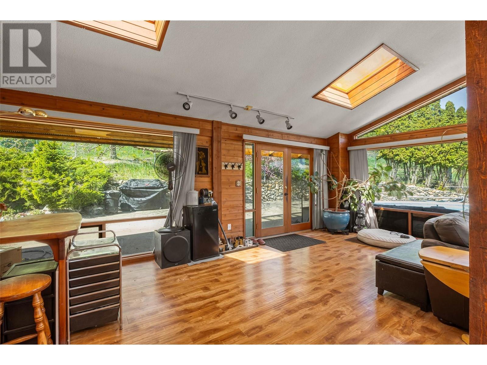 7050 Westsyde Road, Kamloops, British Columbia  V2C 1Z3 - Photo 10 - 10346451