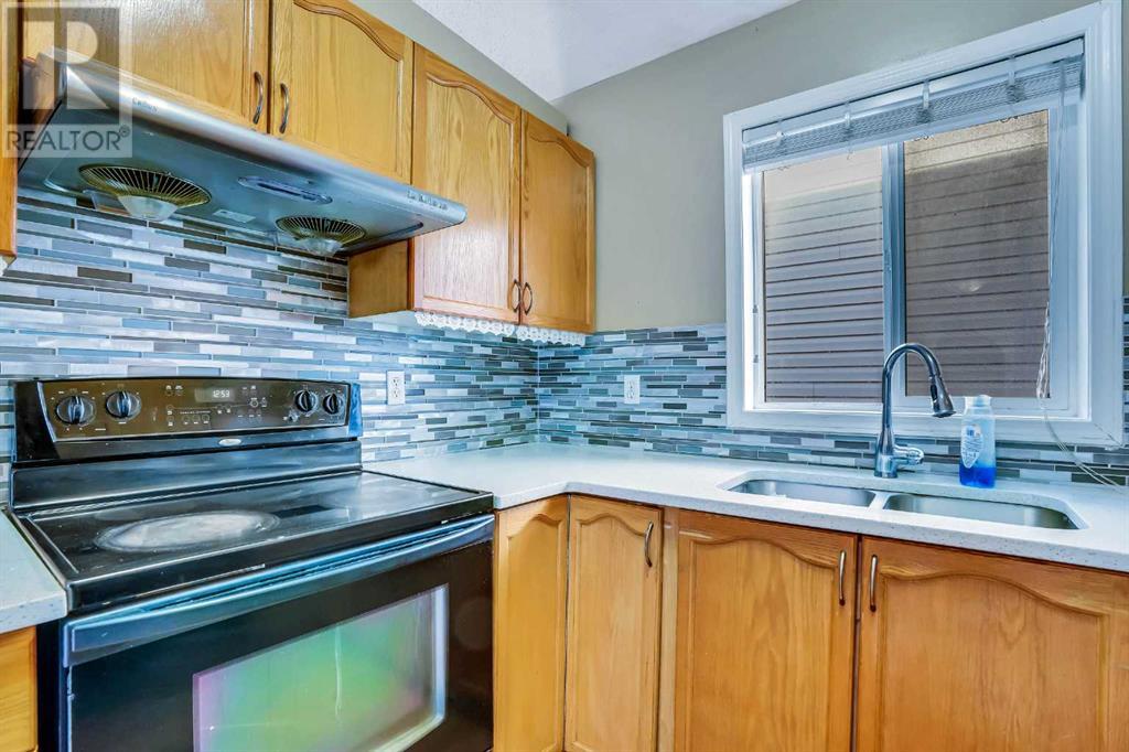 Property at 54 Taracove Road NE image 5