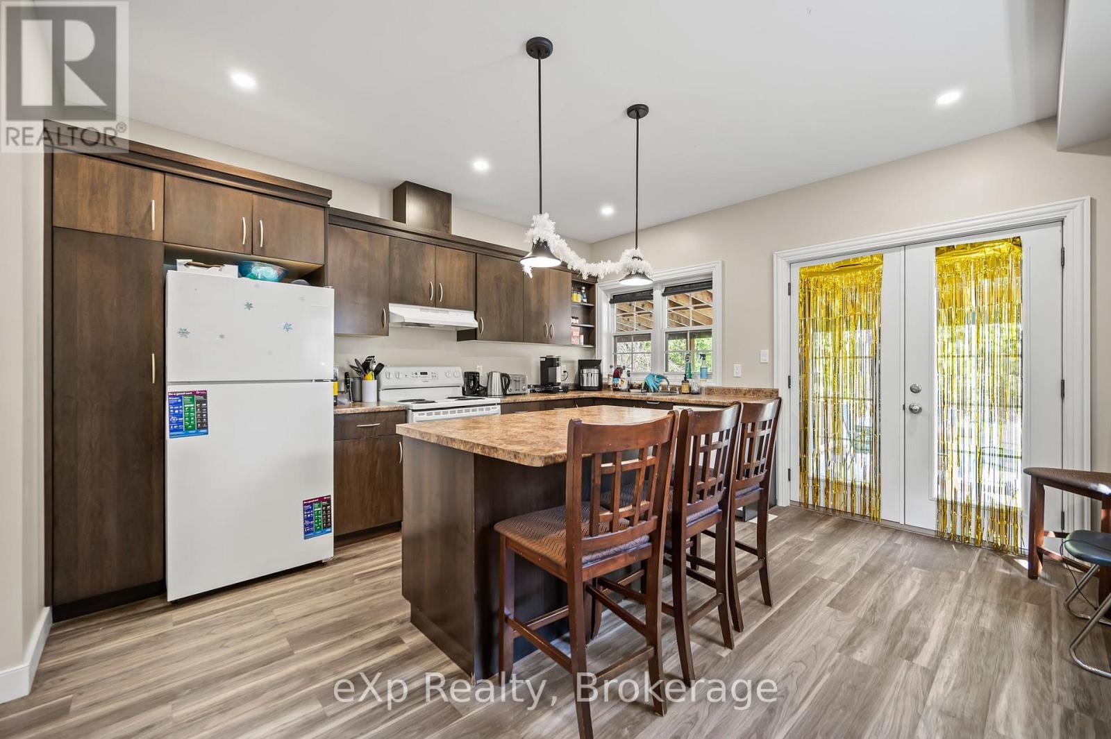 Property at 51 COLLEGE AVENUE W image 5