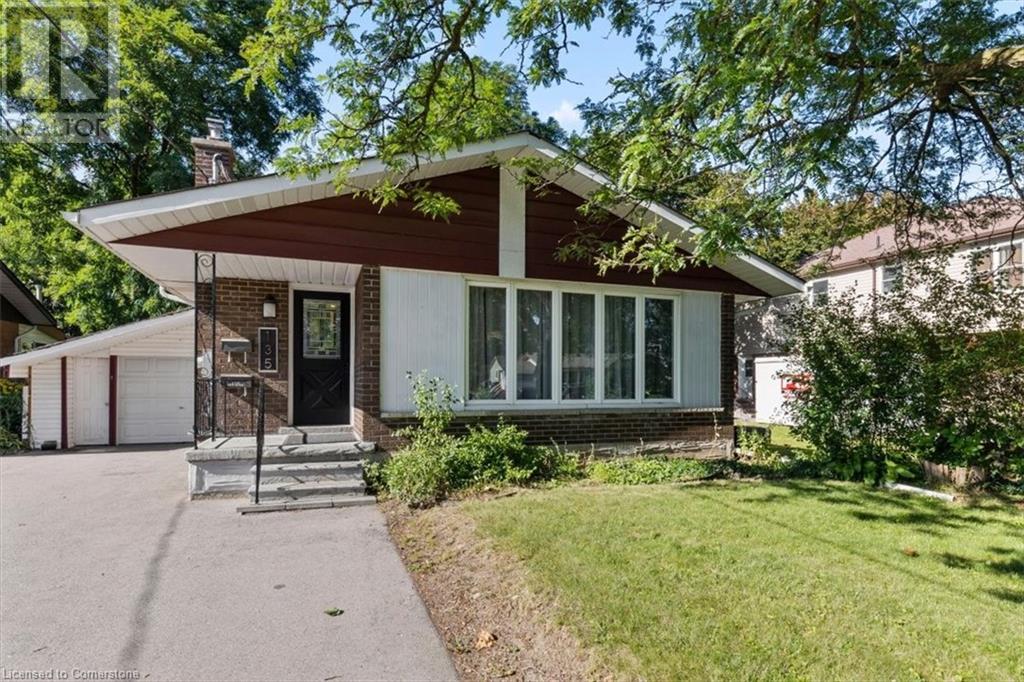 Property at 135 RUSKVIEW Road image 1