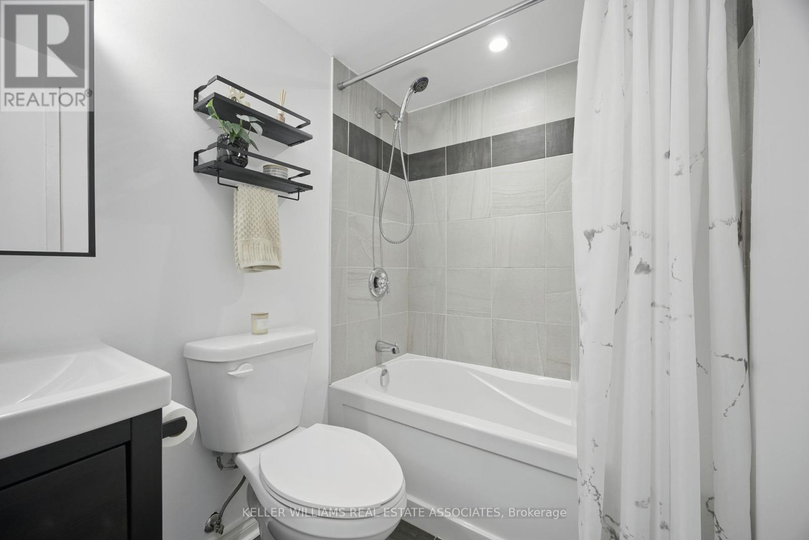 304 - 15 Albright Road, Hamilton, Ontario  L8K 5J2 - Photo 24 - X12125053