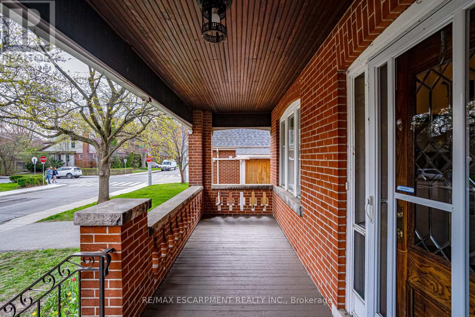 64 South Oval Street, Hamilton, Ontario  L8S 1P8 - Photo 3 - X12125871