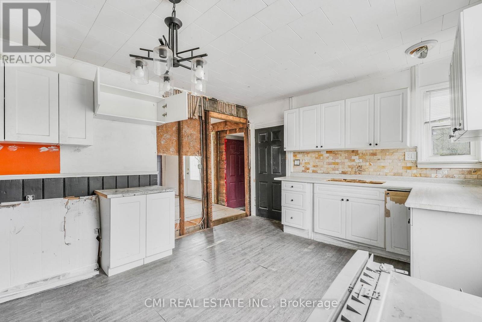 94 Hiawatha Street, St. Thomas, Ontario  N5P 2T7 - Photo 10 - X12125877