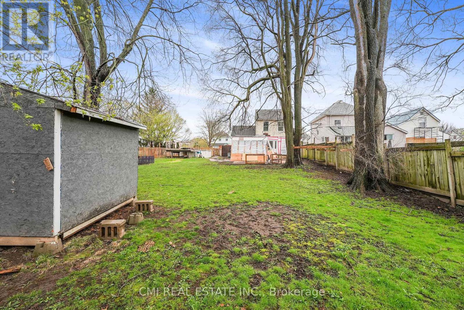 94 Hiawatha Street, St. Thomas, Ontario  N5P 2T7 - Photo 33 - X12125877