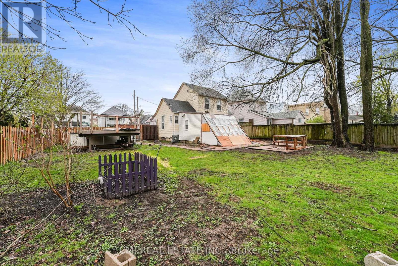 94 Hiawatha Street, St. Thomas, Ontario  N5P 2T7 - Photo 37 - X12125877