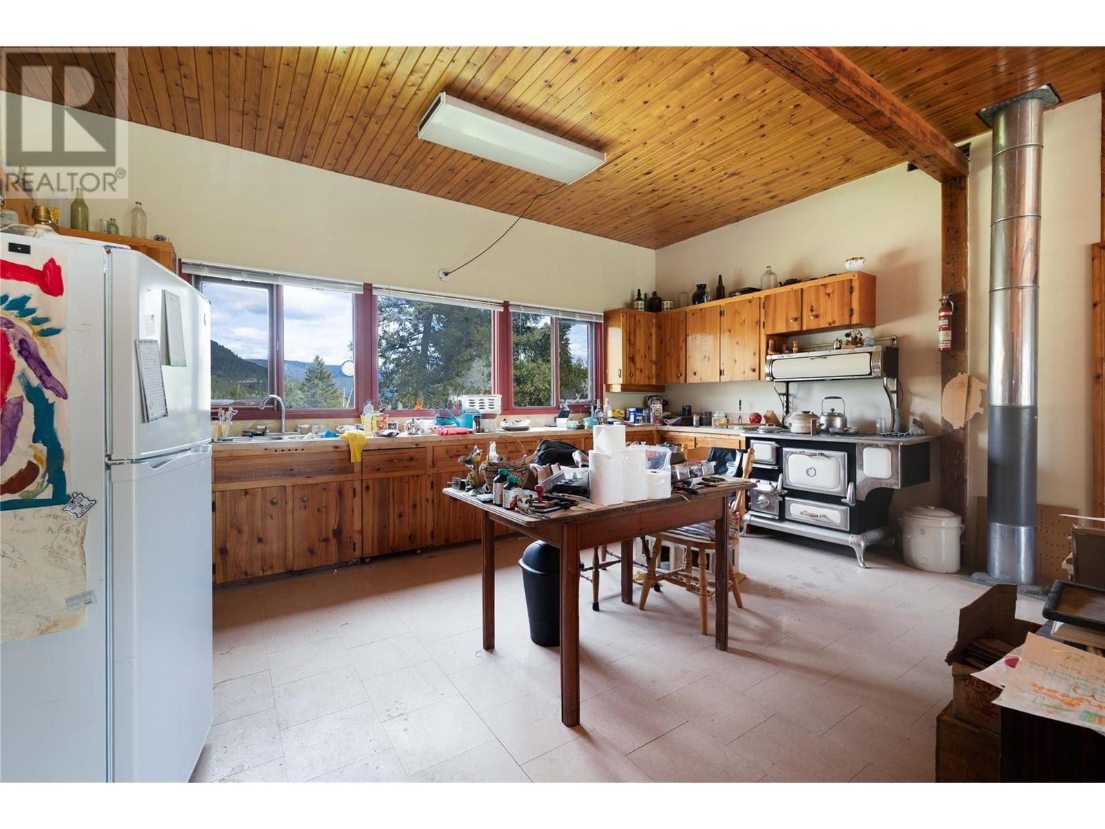 102 Gibson Road, Lumby, British Columbia  V0E 2G1 - Photo 21 - 10346384