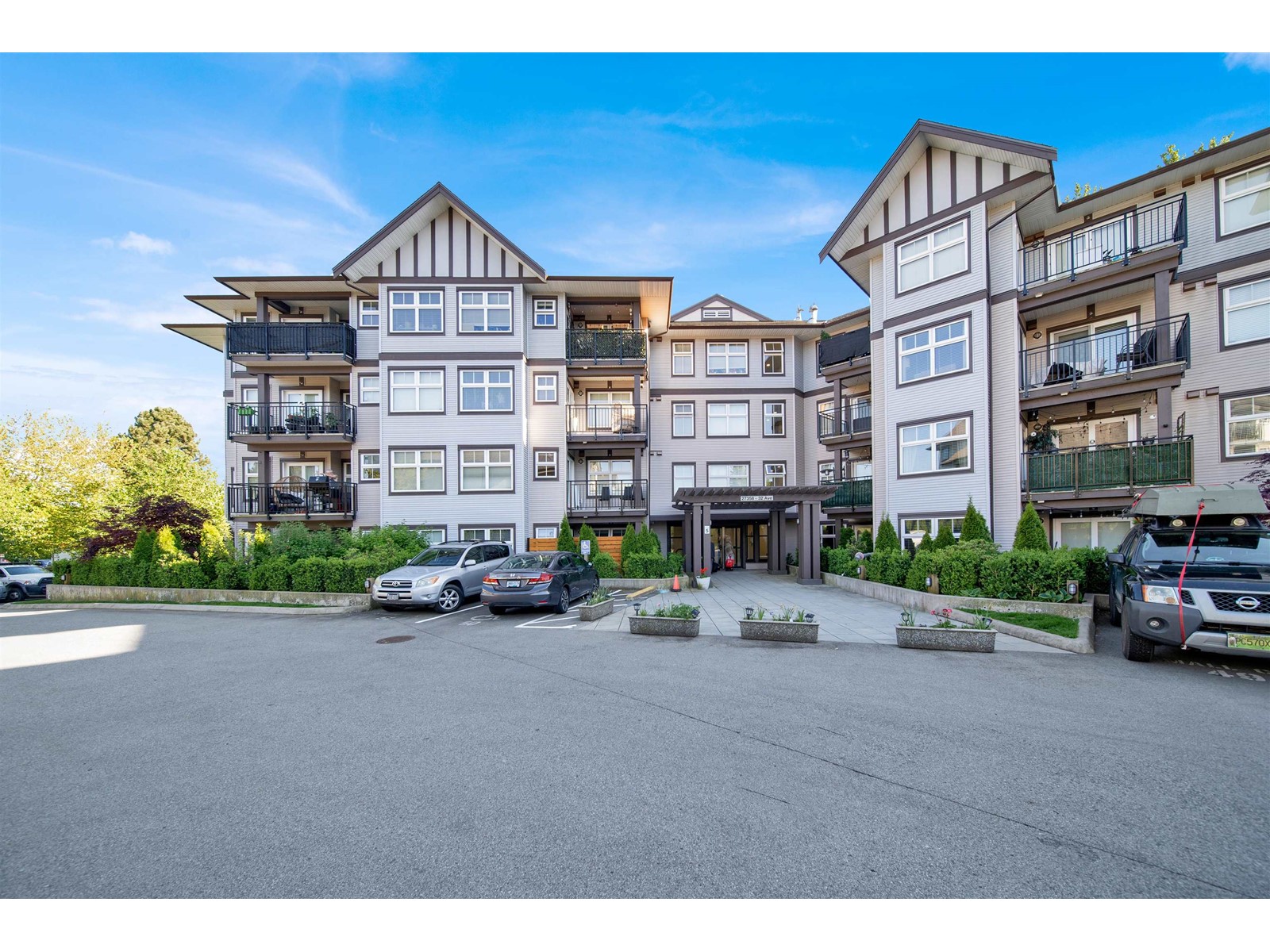 Property at 469 27358 32 AVENUE image 1