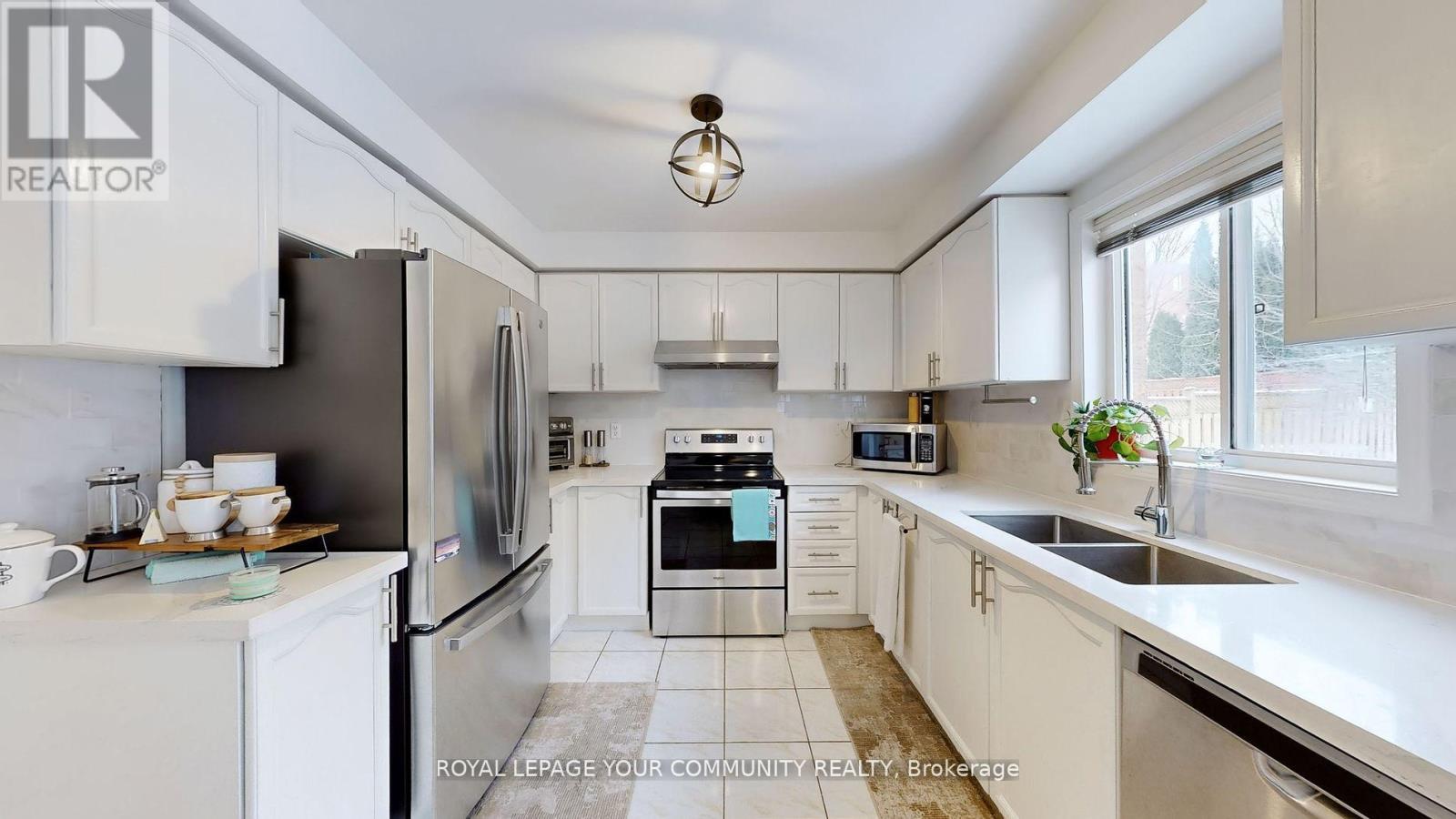 Property at 175 RHODES CIRCLE image 5