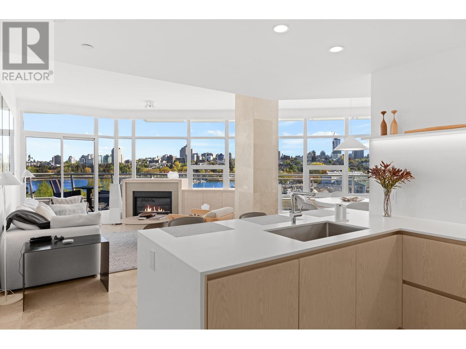 Property at 701 628 KINGHORNE MEWS image 2