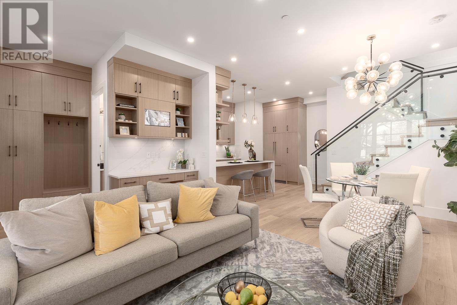 1 1166 E 11TH AVENUE, Vancouver, British Columbia