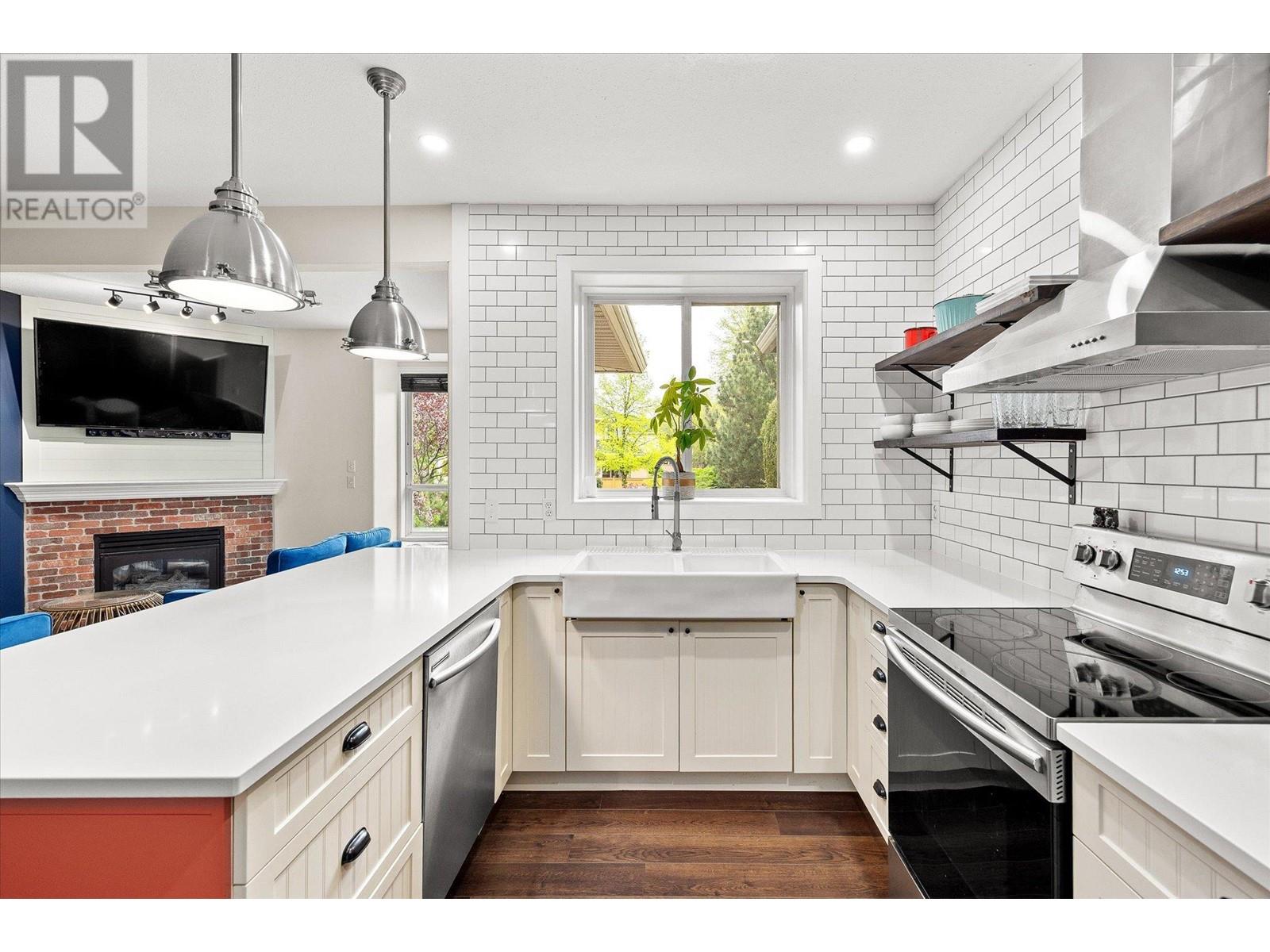Property at 316 Whitman Road Unit# 26 image 5