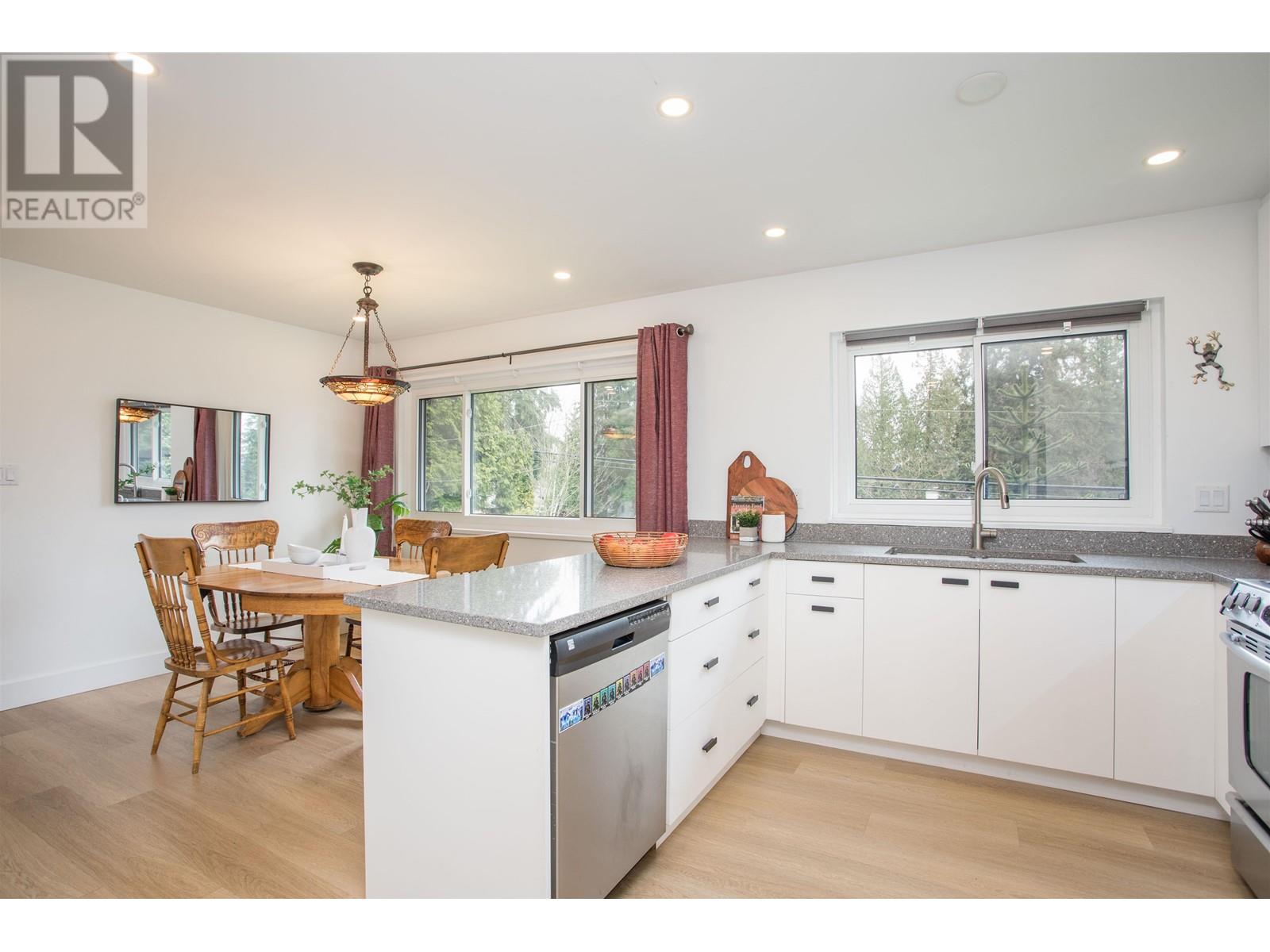 1671 Mountain Highway, North Vancouver, British Columbia  V7J 2M6 - Photo 7 - R2998464