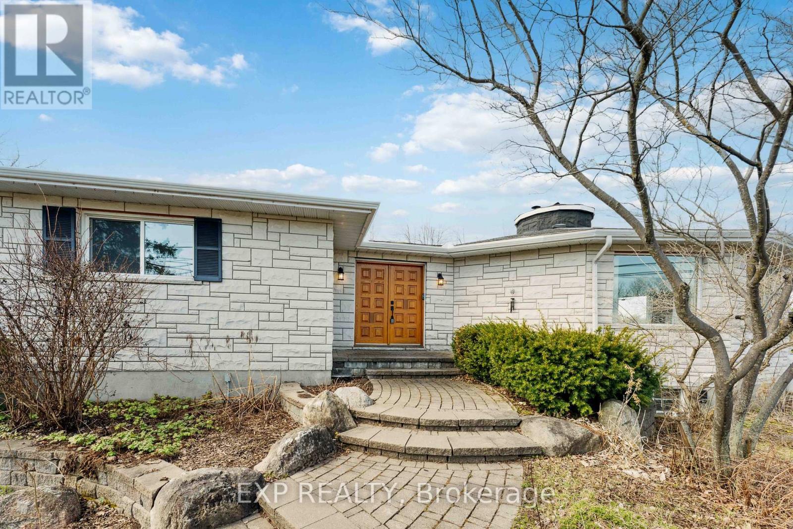Property at 6974 BANK STREET image 4