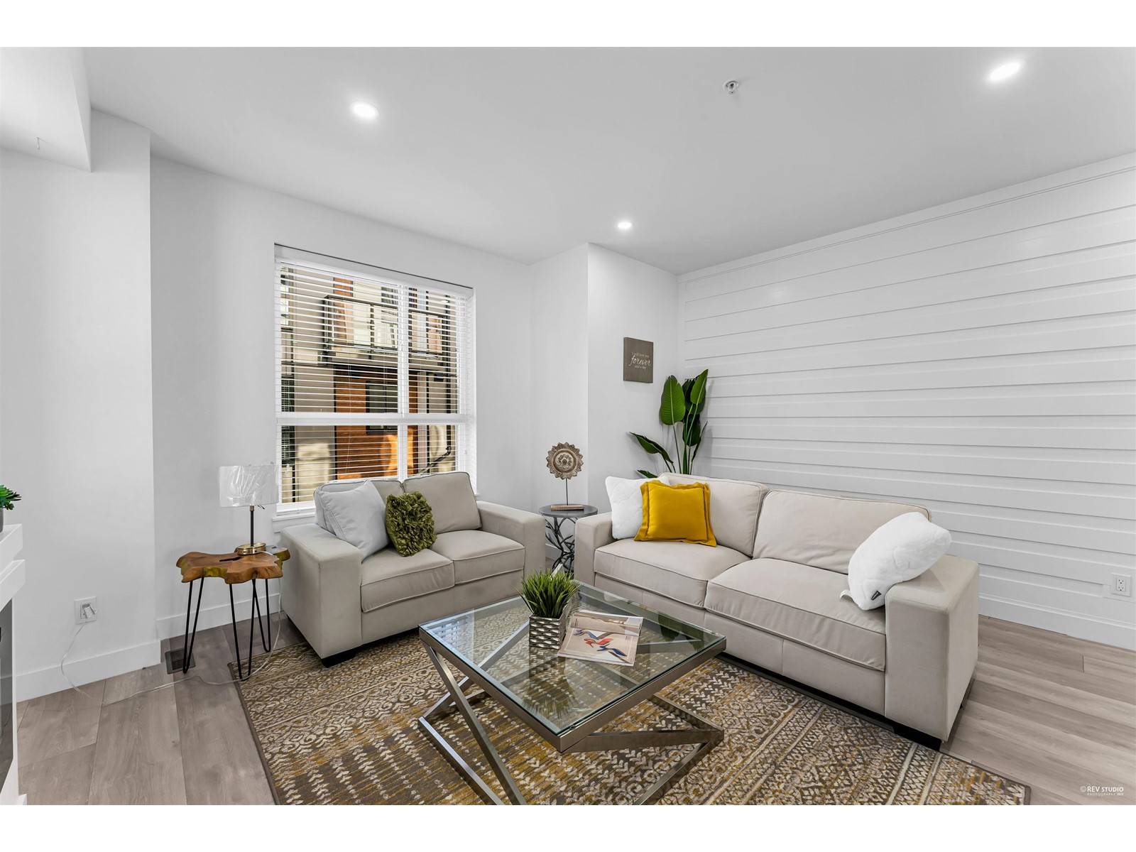 Property at 7 19760 55 AVENUE image 5