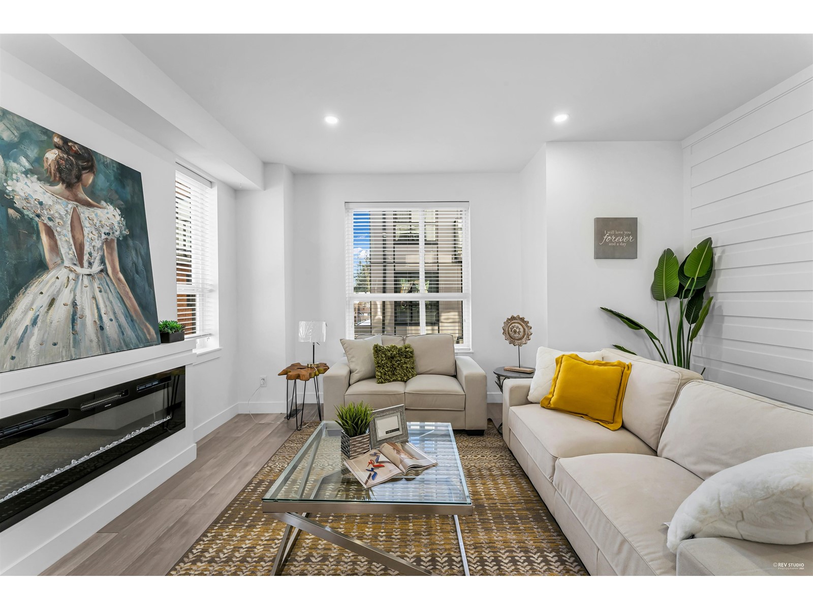 Property at 7 19760 55 AVENUE image 2