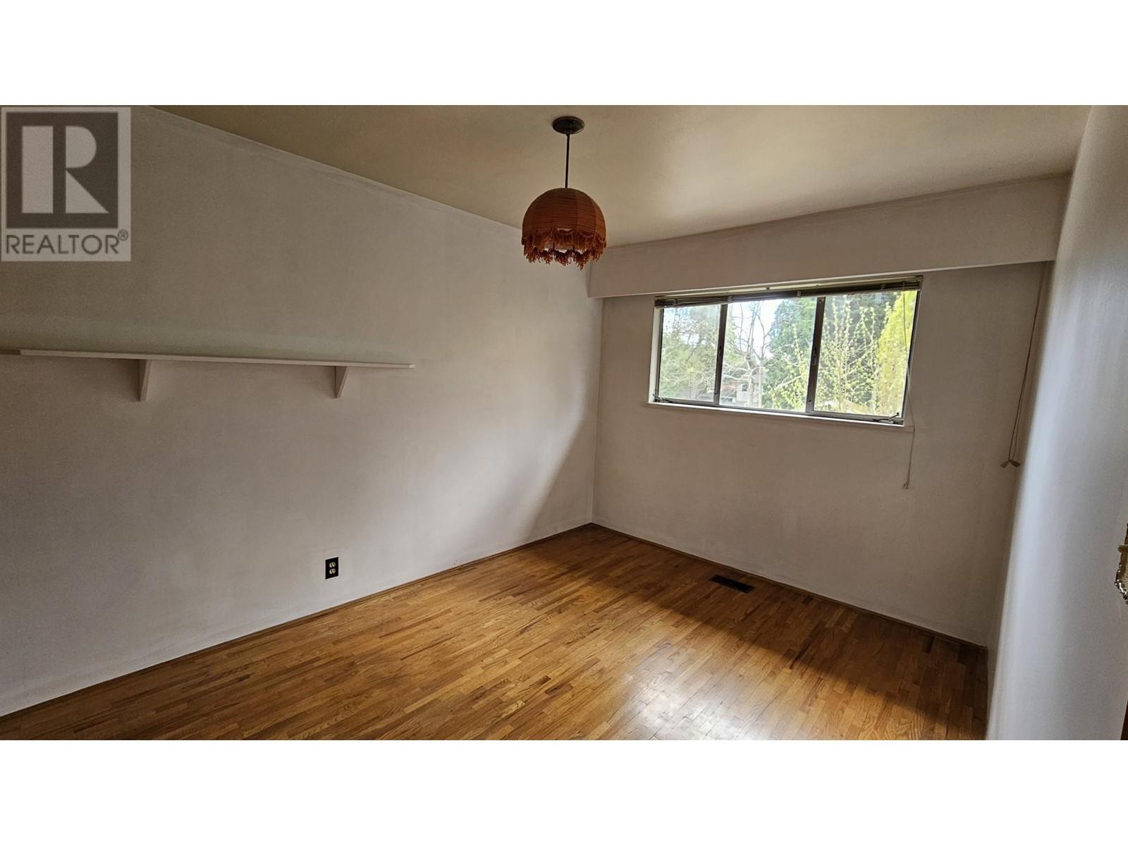 698 Danville Court, Coquitlam, British Columbia  V3J 3H9 - Photo 11 - R2991052