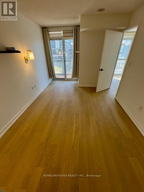 903 - 10 Capreol Court, Toronto, Ontario  M5V 4B3 - Photo 17 - C12125320