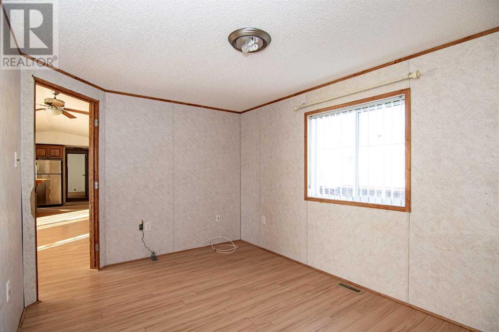544 Queen Street, Elnora, Alberta  T0M 0Y0 - Photo 14 - A2214401