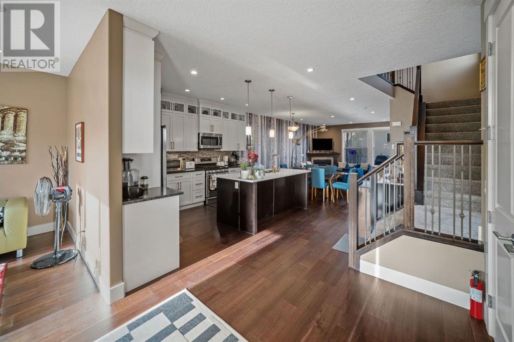 Property at 4410 17 Avenue NW image 3