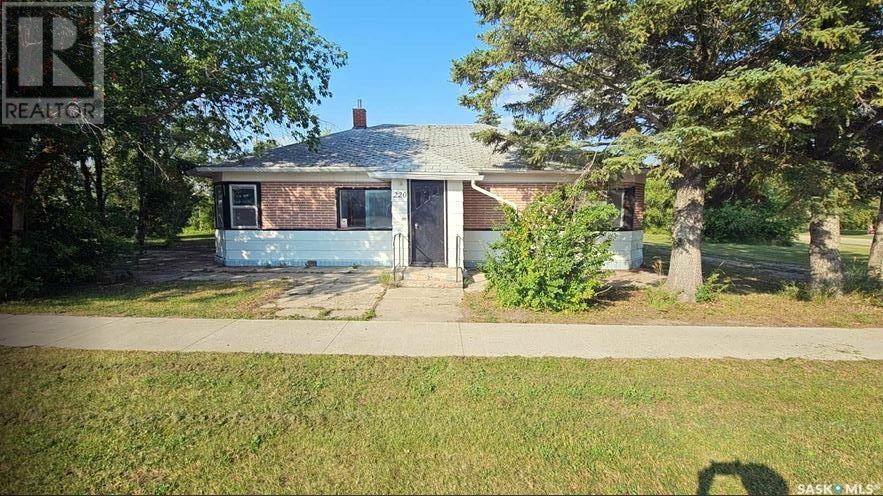 218-220 3rd AVENUE E, kelvington, Saskatchewan