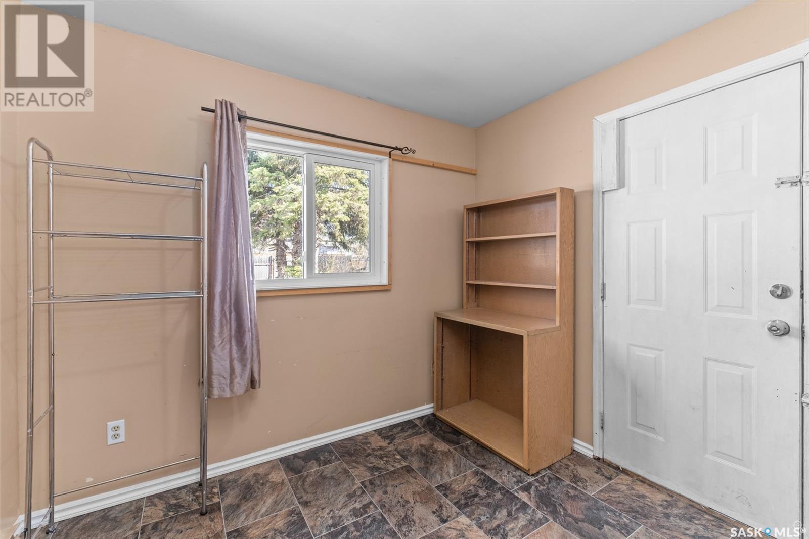426 10th Street E, Prince Albert, Saskatchewan  S6V 0Z4 - Photo 11 - SK004711