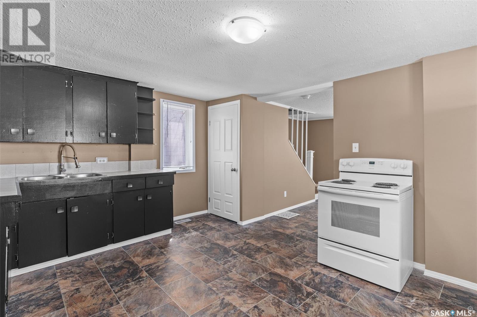 426 10th Street E, Prince Albert, Saskatchewan  S6V 0Z4 - Photo 9 - SK004711