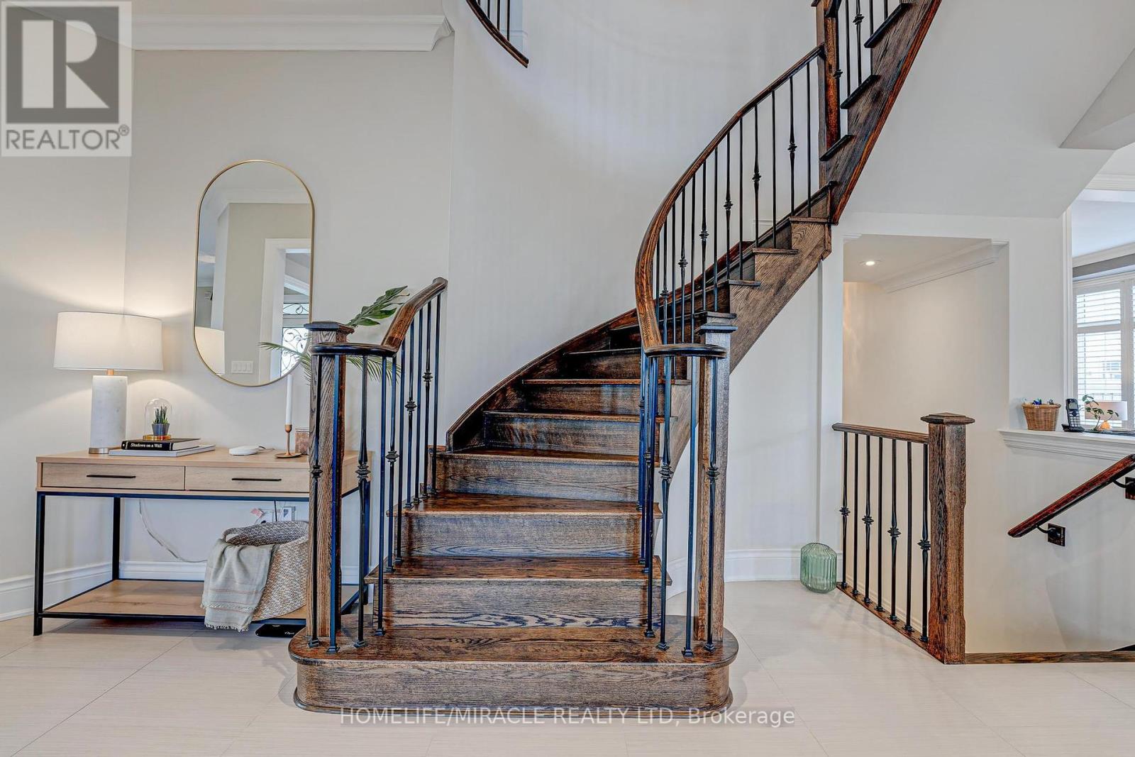 2 Stanton Avenue, Vaughan, Ontario  L4H 0V3 - Photo 11 - N12125913