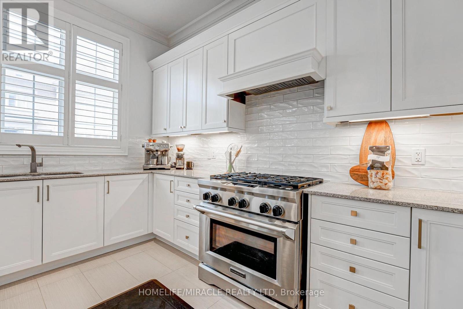 2 Stanton Avenue, Vaughan, Ontario  L4H 0V3 - Photo 19 - N12125913