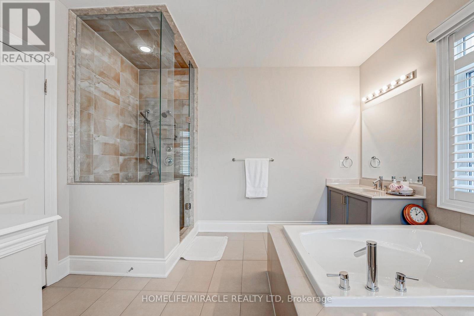 2 Stanton Avenue, Vaughan, Ontario  L4H 0V3 - Photo 28 - N12125913