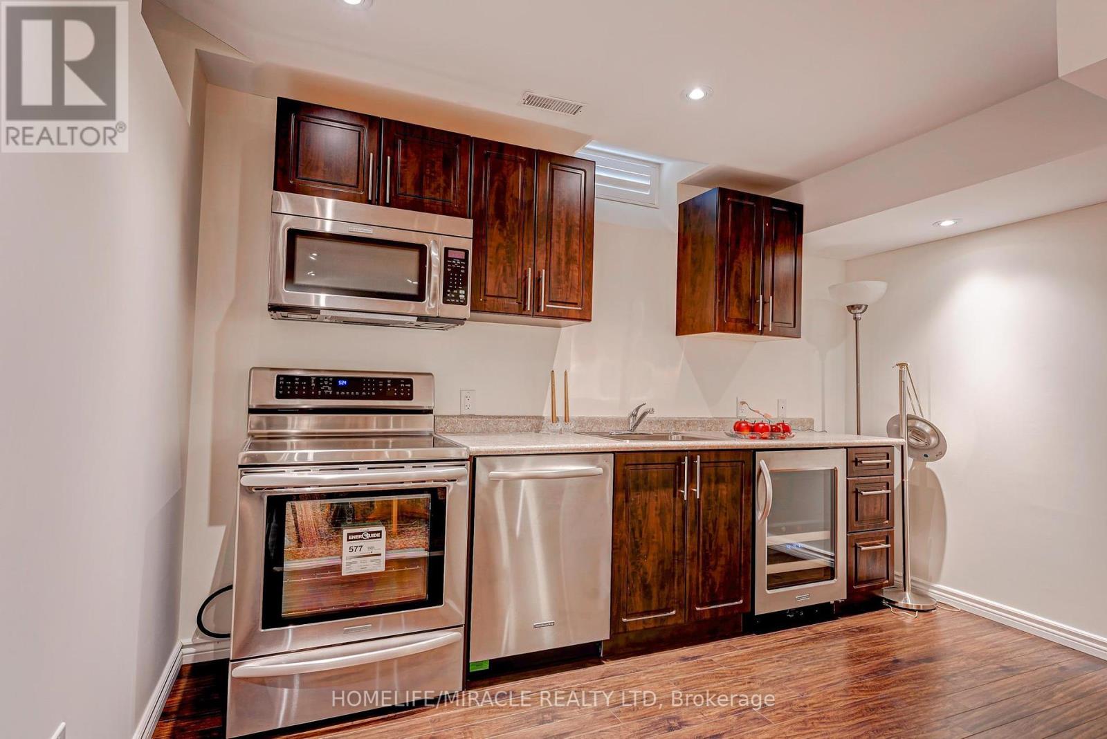 2 Stanton Avenue, Vaughan, Ontario  L4H 0V3 - Photo 36 - N12125913
