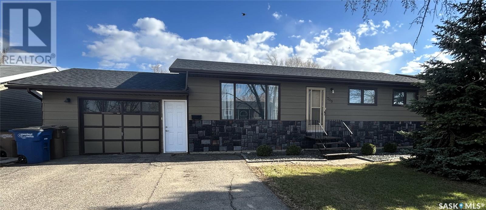 706 Golburn Crescent, Tisdale, Saskatchewan  S0E 1T0 - Photo 1 - SK998363