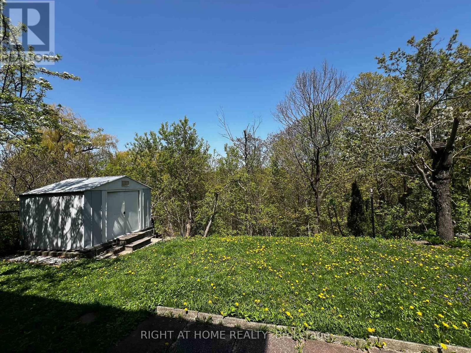 W/out Basement - 35 Troutbrooke Drive, Toronto (Downsview-Roding-Cfb), Ontario  M3M 1S6 - Photo 14 - W12125909