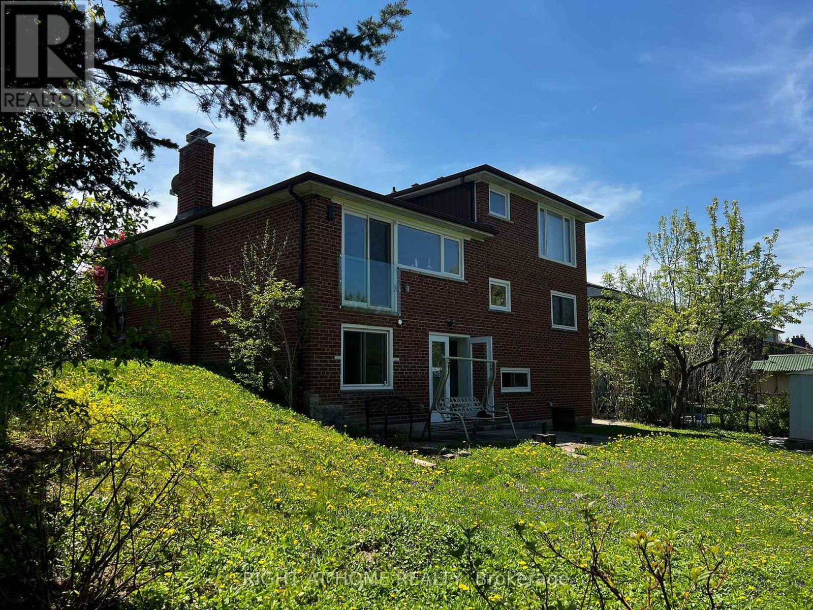 W/out Basement - 35 Troutbrooke Drive, Toronto (Downsview-Roding-Cfb), Ontario  M3M 1S6 - Photo 16 - W12125909