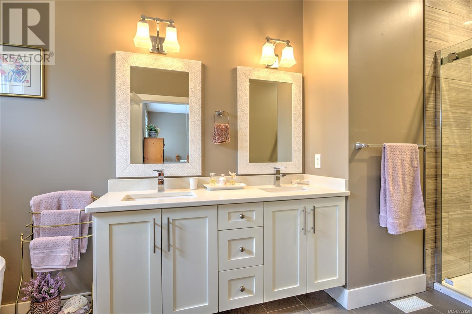 422 Mountain View Dr, Lake Cowichan, British Columbia  V0R 2G0 - Photo 22 - 992128