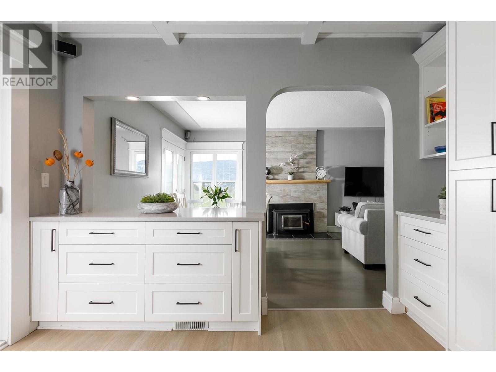 Property at 145 Upper Bench Road N image 4