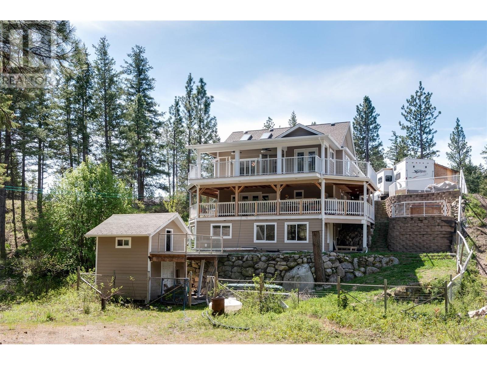 Property at 674 Muir Road image 3