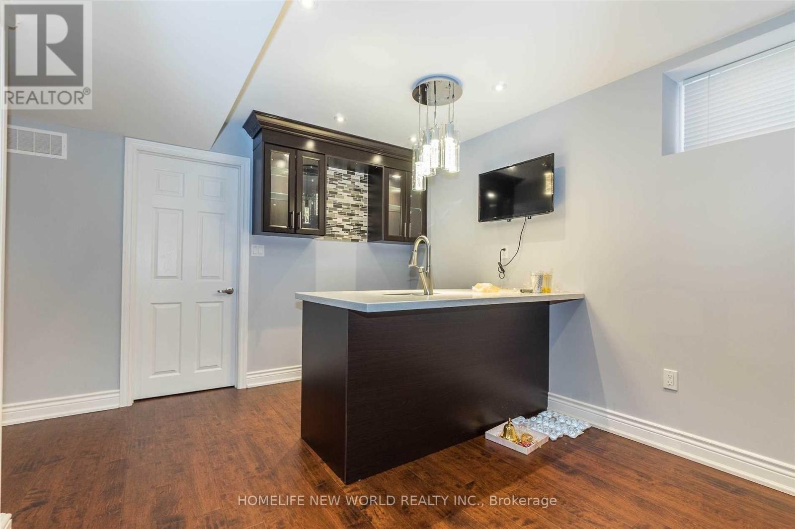 18 Danpatrick Drive, Richmond Hill, Ontario  L4S 2S7 - Photo 12 - N12125940