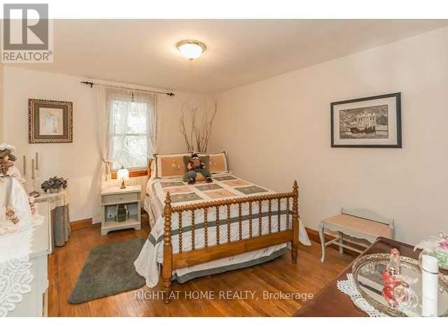 Property at 134 INNISFIL STREET image 3