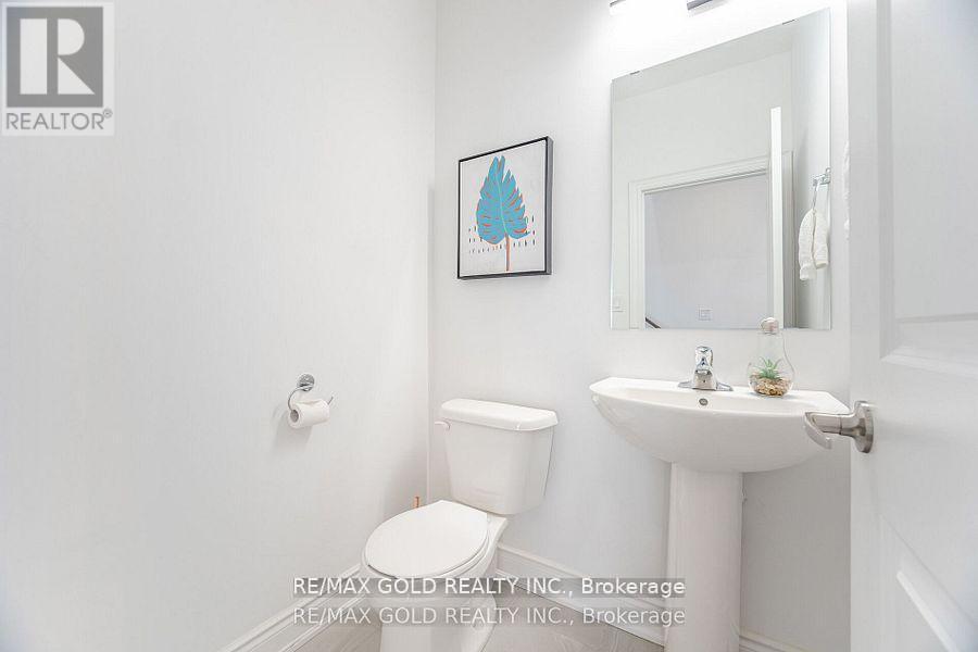 7 Middleton Drive, Wasaga Beach, Ontario  L9Z 0L1 - Photo 19 - S12125975