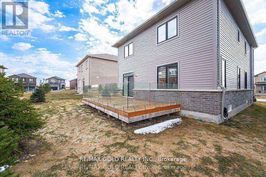 7 Middleton Drive, Wasaga Beach, Ontario  L9Z 0L1 - Photo 39 - S12125975