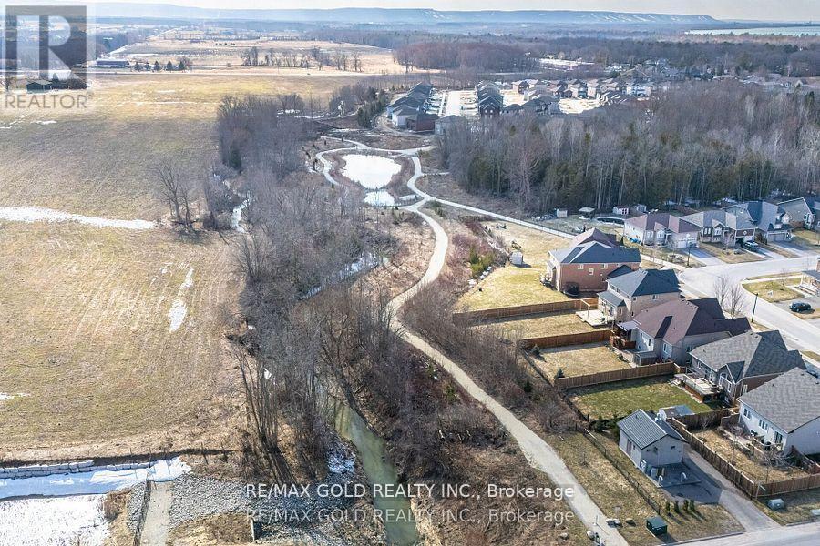 7 Middleton Drive, Wasaga Beach, Ontario  L9Z 0L1 - Photo 41 - S12125975