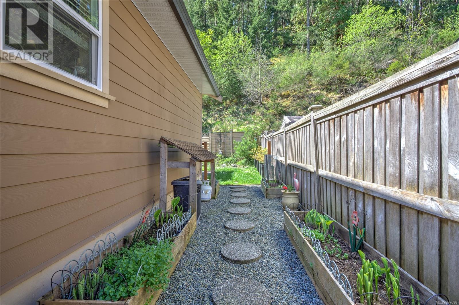 1054 Fitzgerald Rd, Shawnigan Lake, British Columbia  V0R 2W3 - Photo 24 - 997696