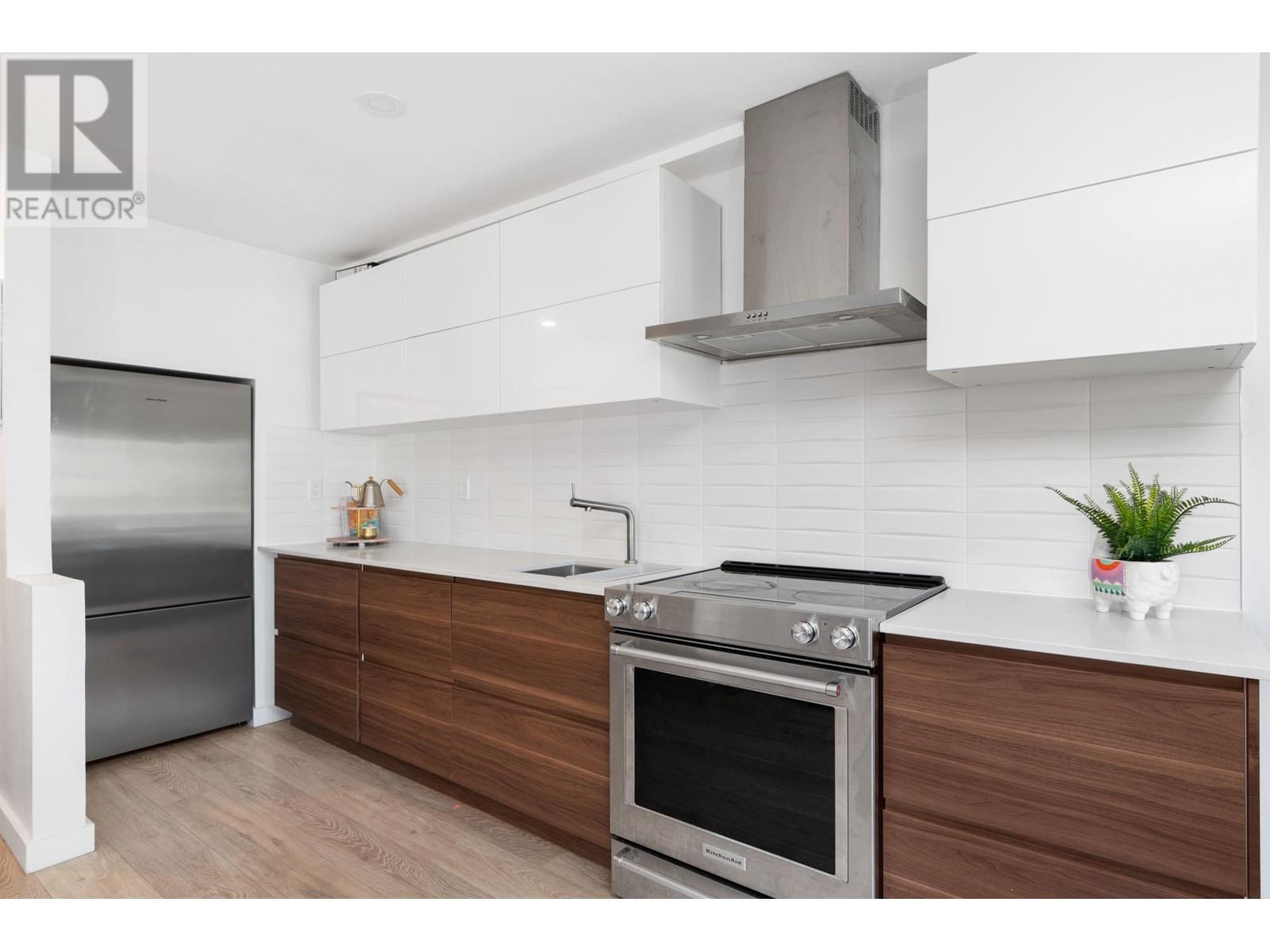 311 1363 Clyde Avenue, West Vancouver, British Columbia  V7T 2W9 - Photo 7 - R2977631