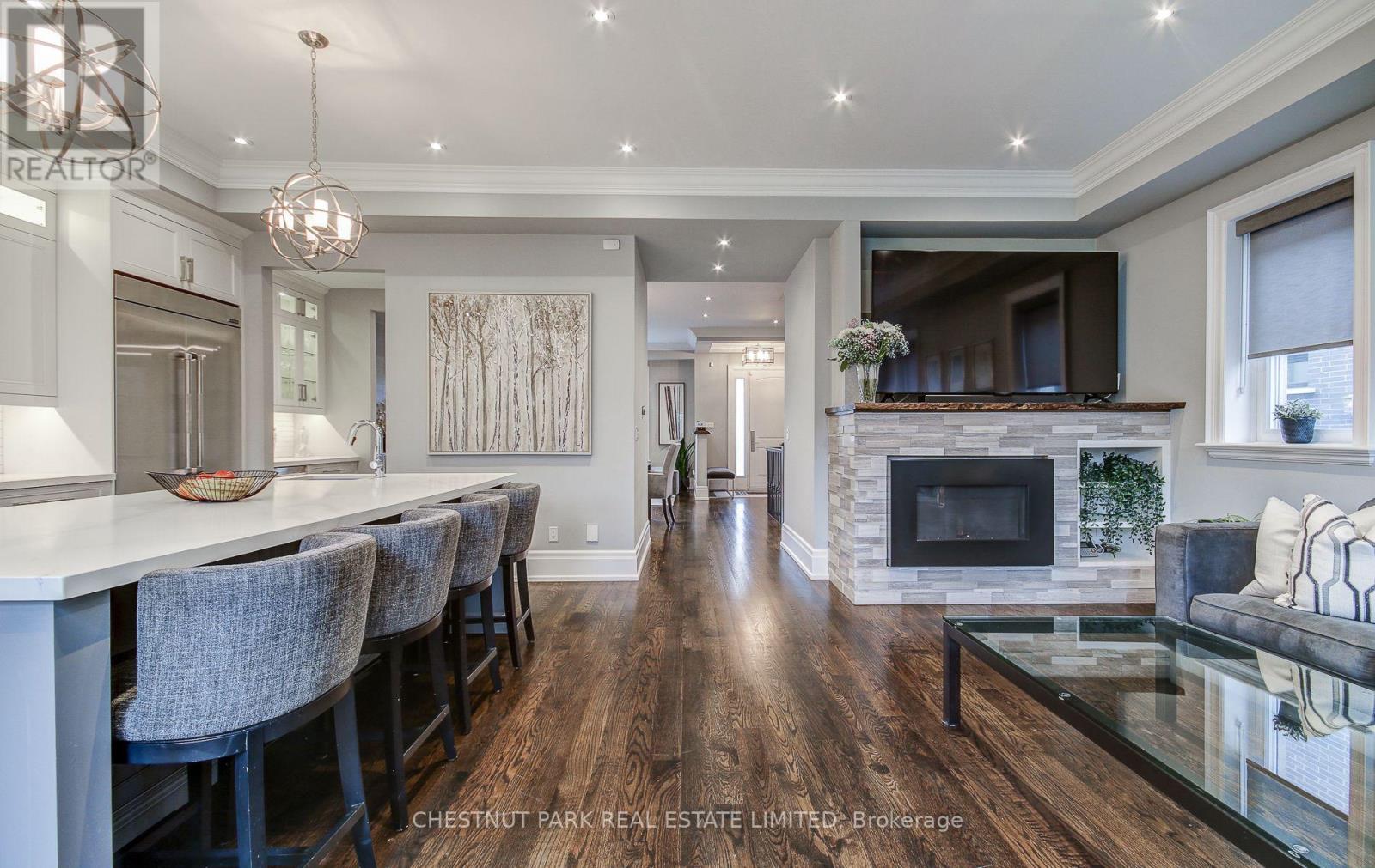 22 Lesmar Drive, Toronto, Ontario  M9B 2V1 - Photo 25 - W12125980